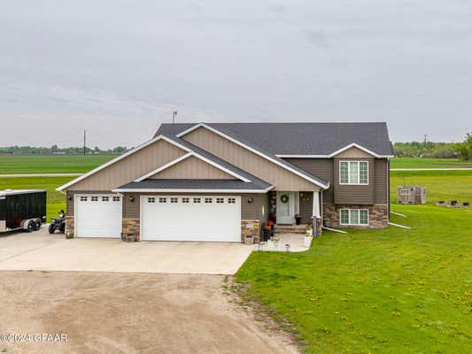 3231 LUCKE LN E, GRAND FORKS, ND 58201 - Image 1