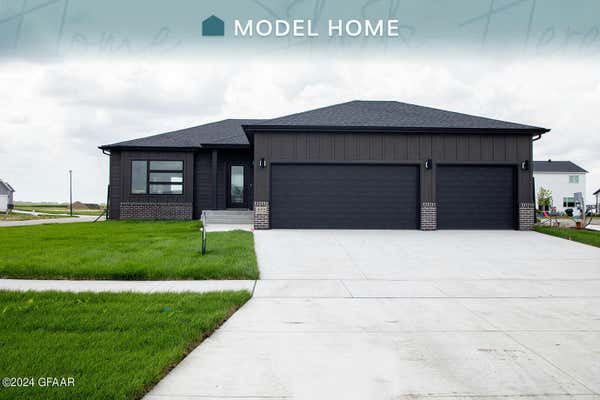 372 WREN DR, GRAND FORKS, ND 58201 - Image 1