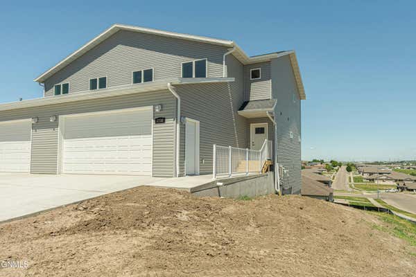 3232 EASTSIDE PL, BISMARCK, ND 58501 - Image 1