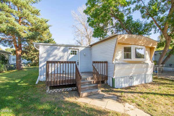 206 E COYOTE ST, MANDAN, ND 58554 - Image 1