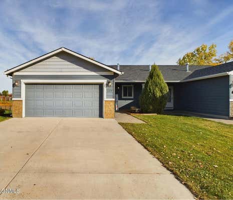 225 KUCHENSKI DR, DICKINSON, ND 58601 - Image 1