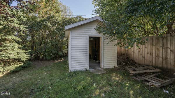 603 13TH ST NW, MANDAN, ND 58554, photo 4 of 41