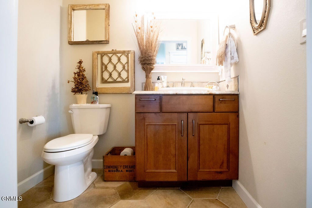 Jamestown, North Dakota, 58401, United States, ,4 BathroomsBathrooms,Residential,Active,1868132