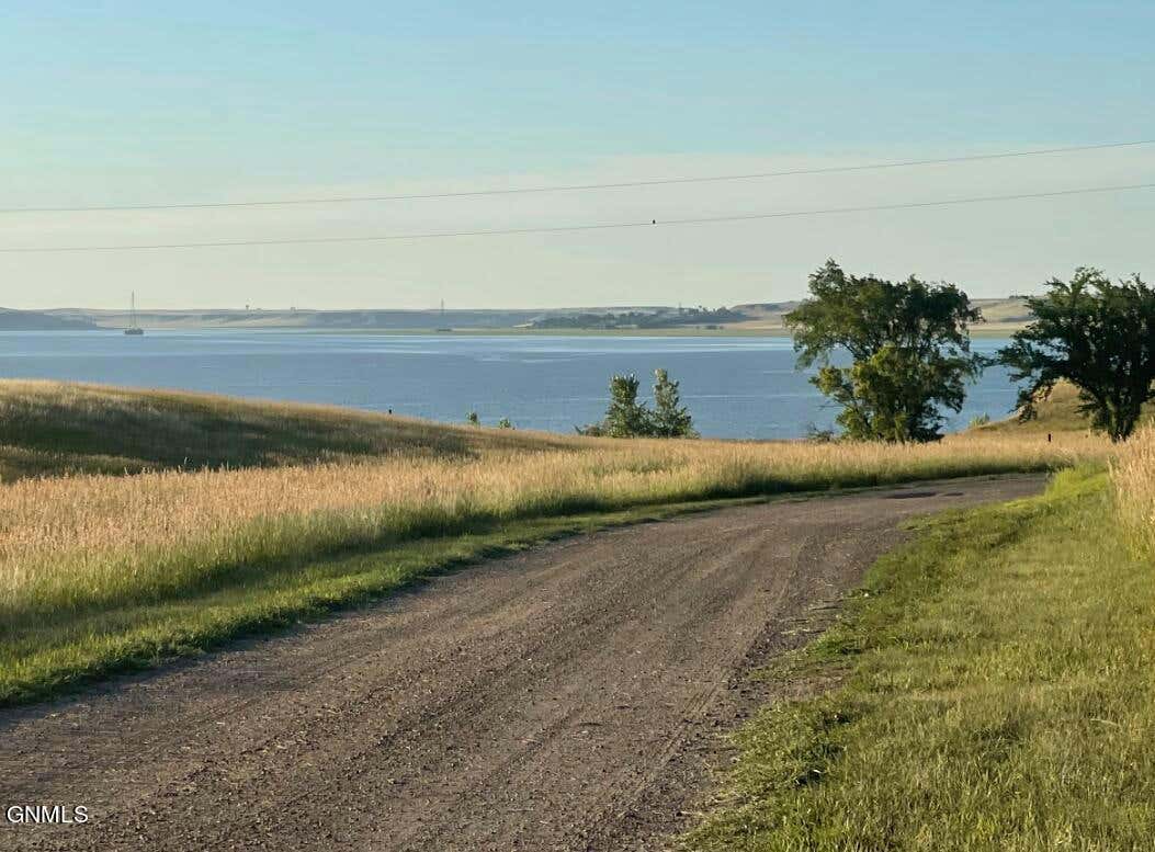 11 LITTLE BEAVER CREEK TRL, LINTON, ND 58552, photo 1 of 10