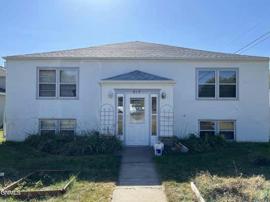 215 E ARIKARA AVE, BISMARCK, ND 58501 - Image 1