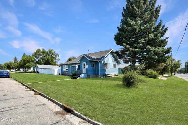 802 8TH AVE W, WILLISTON, ND 58801 - Image 1