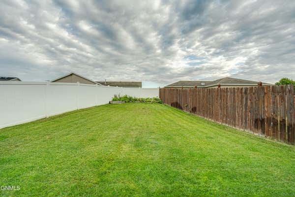 1032 MADISON LN, BISMARCK, ND 58503, photo 4 of 55