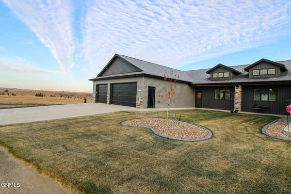 8127 HAWKTREE DR, BISMARCK, ND 58503 - Image 1