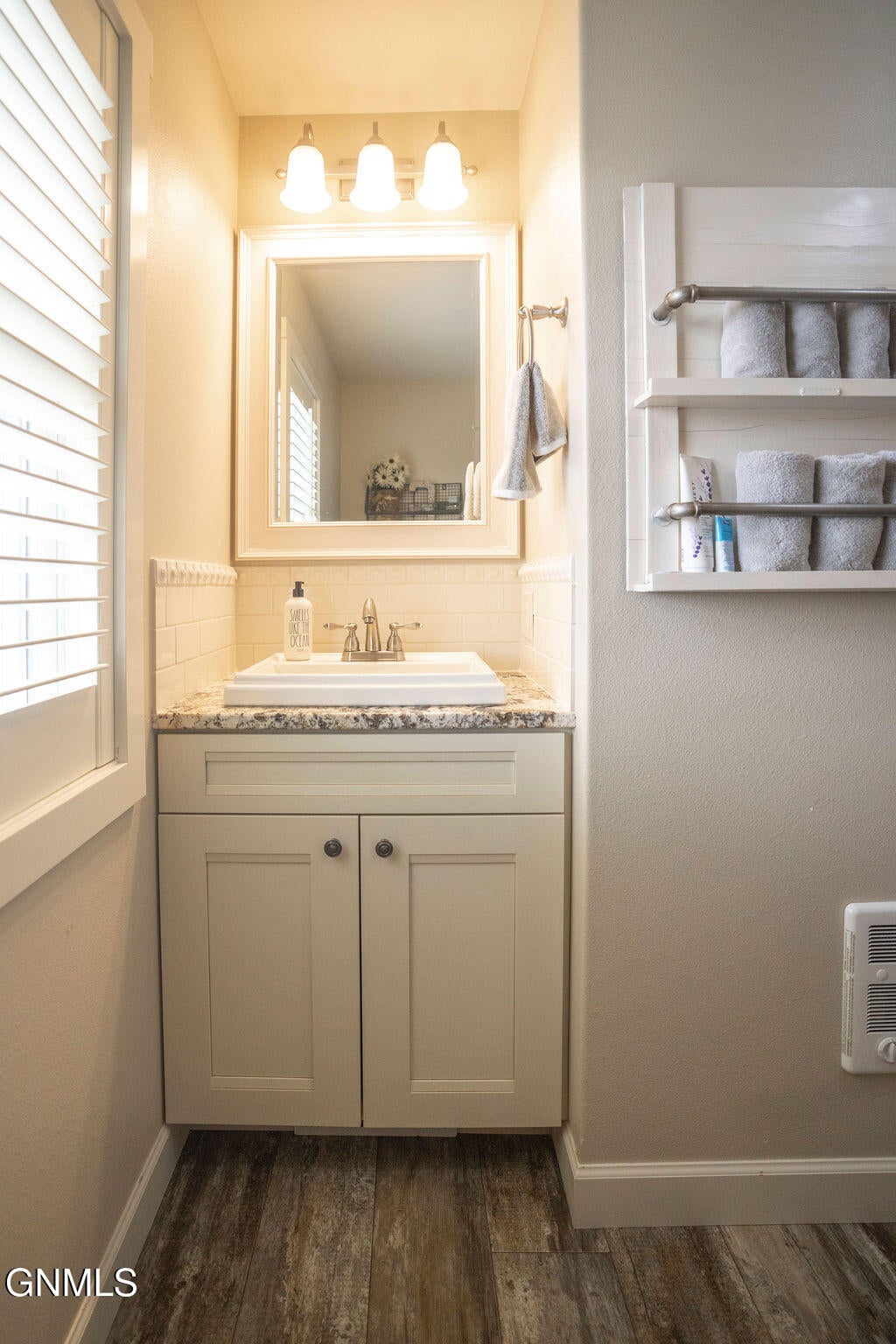Jamestown, North Dakota, 58401, United States, ,4 BathroomsBathrooms,Residential,Active,1868132