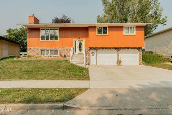 928 SENATE DR, BISMARCK, ND 58501 - Image 1