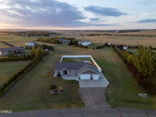 152 DUCHESS DR, BISMARCK, ND 58501 - Image 1