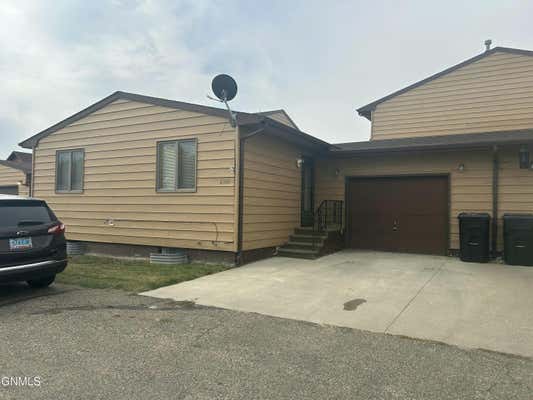 2305 N MAIN CT, WILLISTON, ND 58801 - Image 1