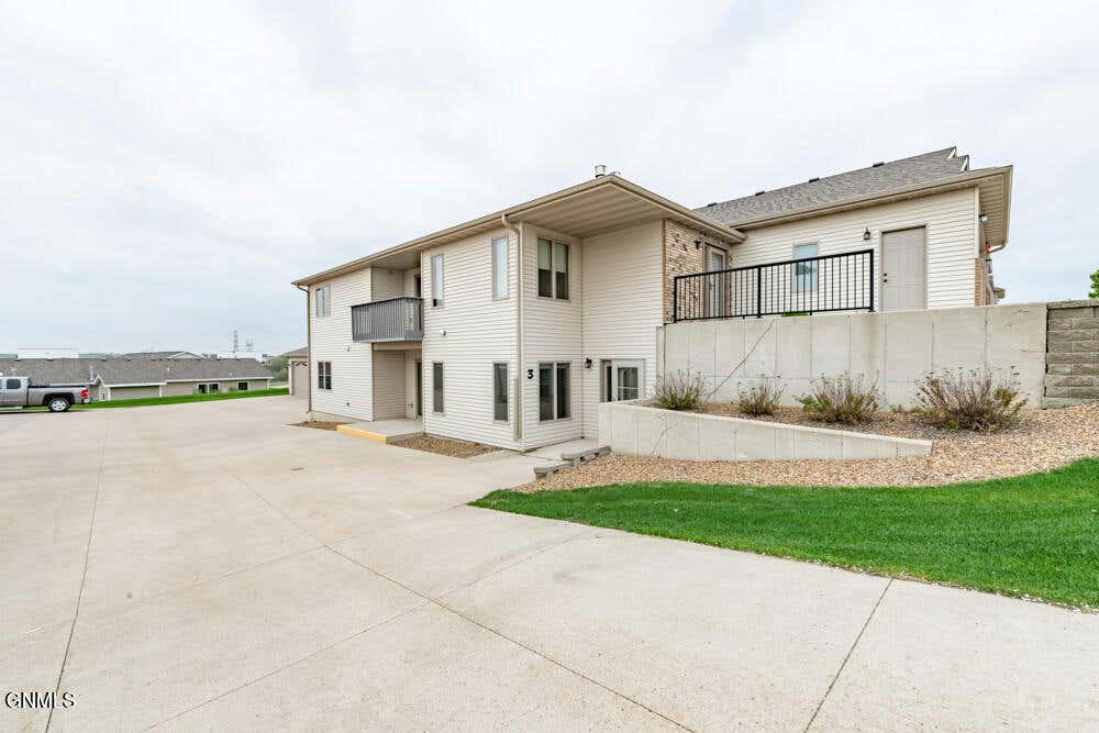 1509 N 35TH ST UNIT 3, BISMARCK, ND 58501, photo 1 of 33