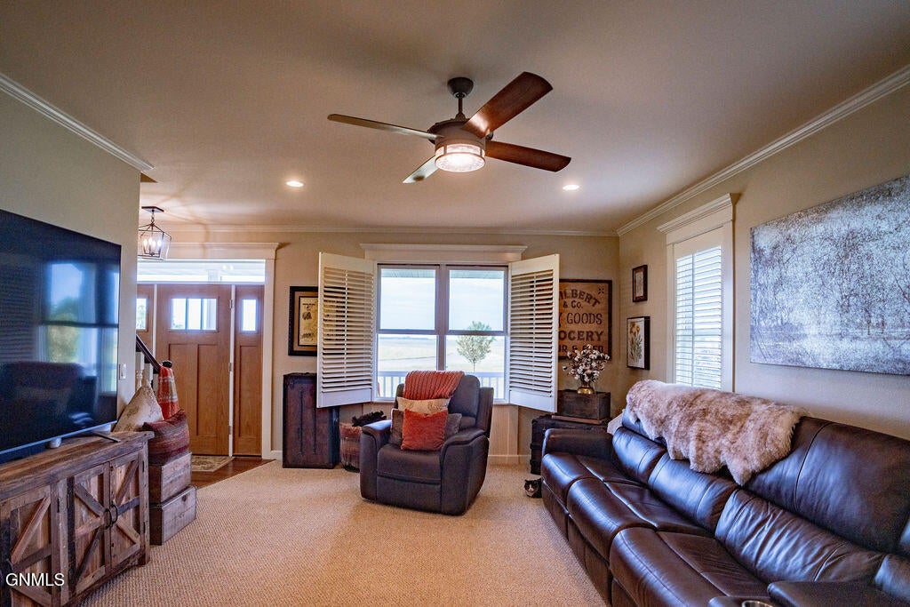 Jamestown, North Dakota, 58401, United States, ,4 BathroomsBathrooms,Residential,Active,1868132