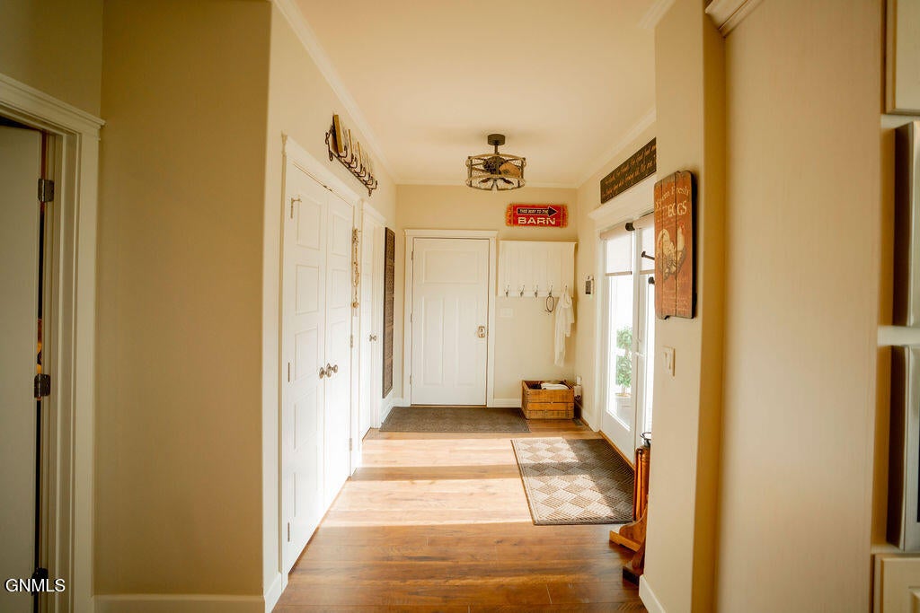 Jamestown, North Dakota, 58401, United States, ,4 BathroomsBathrooms,Residential,Active,1868132