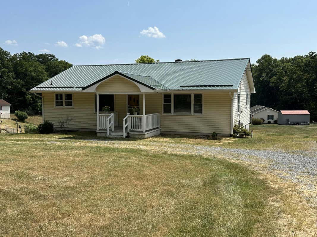 3098 BRUSH RD, LEWISBURG, WV 24901, photo 1 of 41