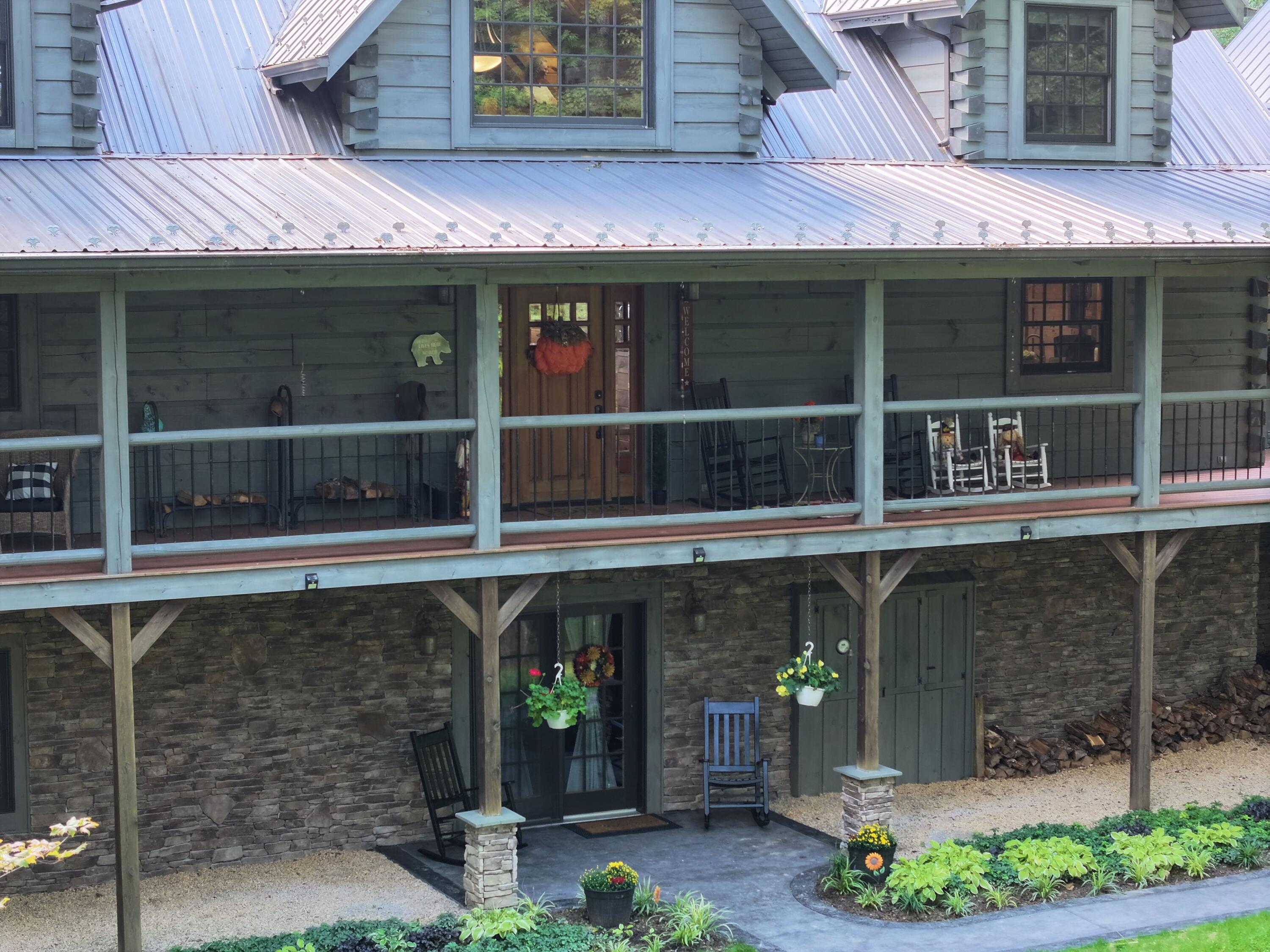 Lewisburg, West Virginia, 24901, United States, 4 Bedrooms Bedrooms, ,4 BathroomsBathrooms,Residential,Active,1936629