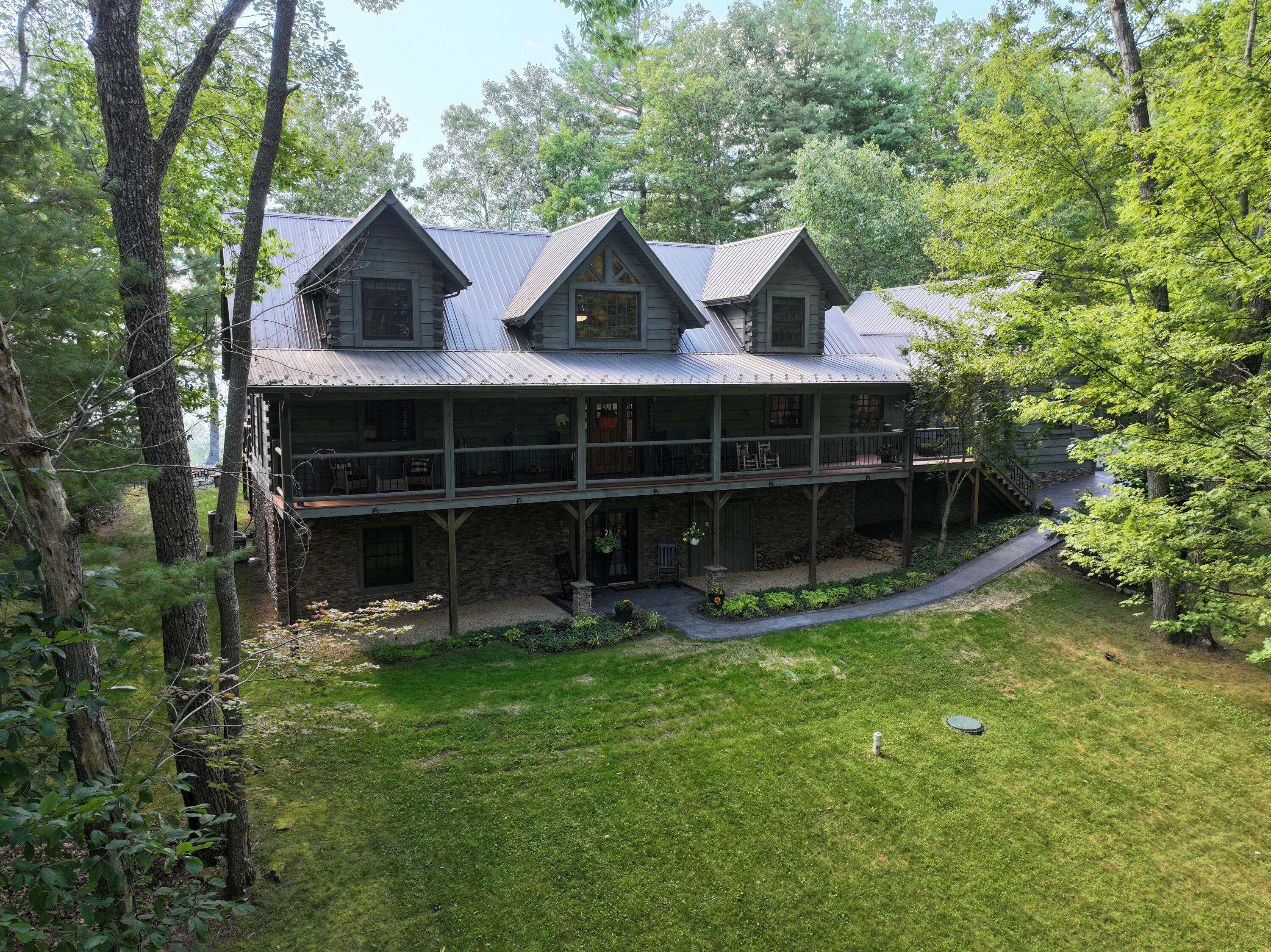 Lewisburg, West Virginia, 24901, United States, 4 Bedrooms Bedrooms, ,4 BathroomsBathrooms,Residential,Active,1936629