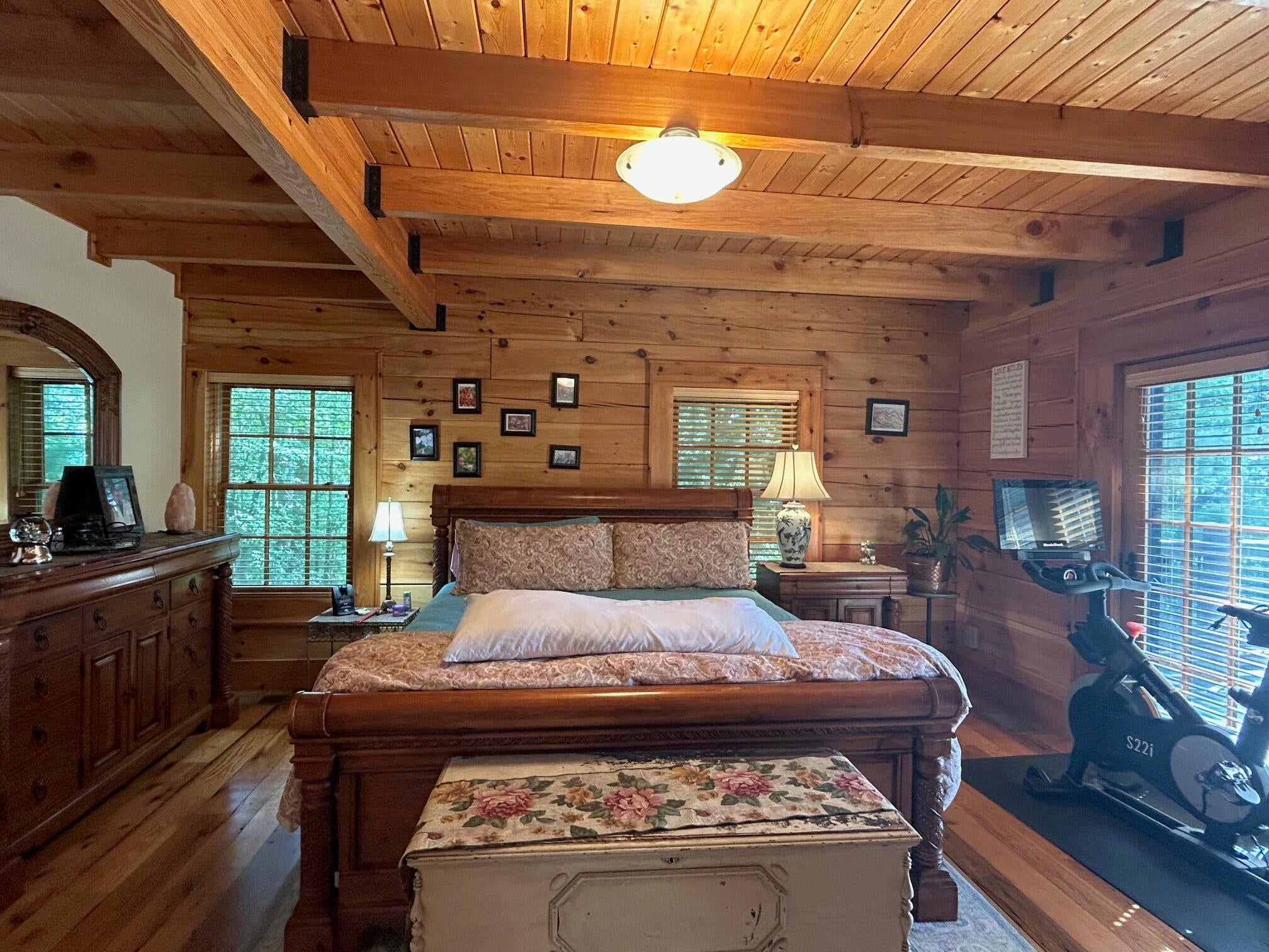 Lewisburg, West Virginia, 24901, United States, 4 Bedrooms Bedrooms, ,4 BathroomsBathrooms,Residential,Active,1936629