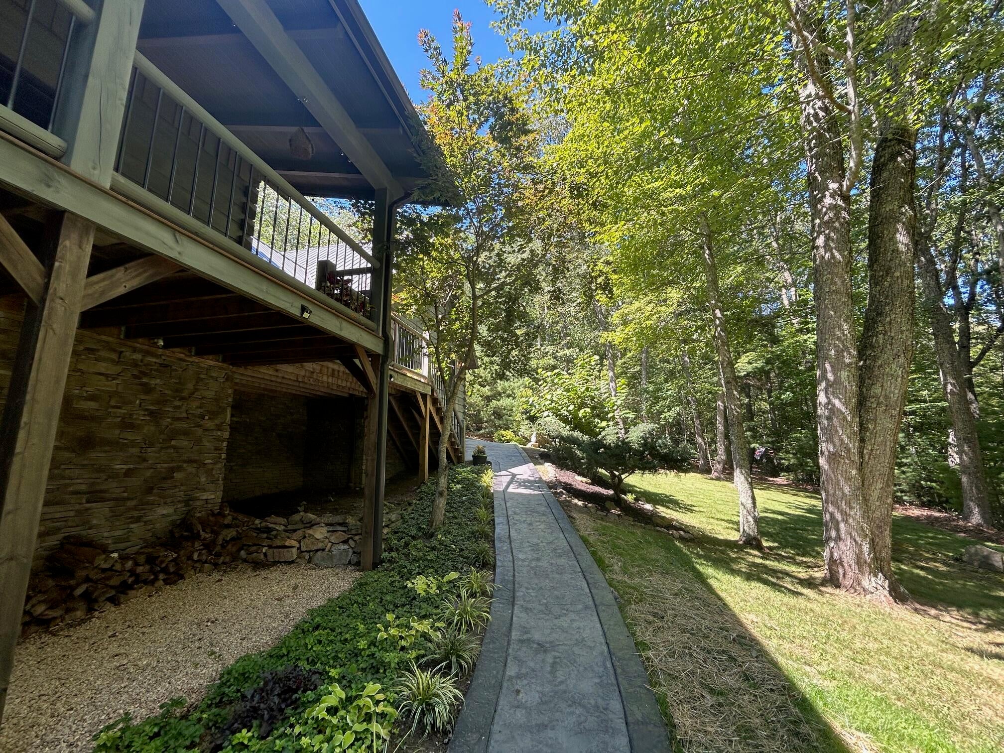 Lewisburg, West Virginia, 24901, United States, 4 Bedrooms Bedrooms, ,4 BathroomsBathrooms,Residential,Active,1936629