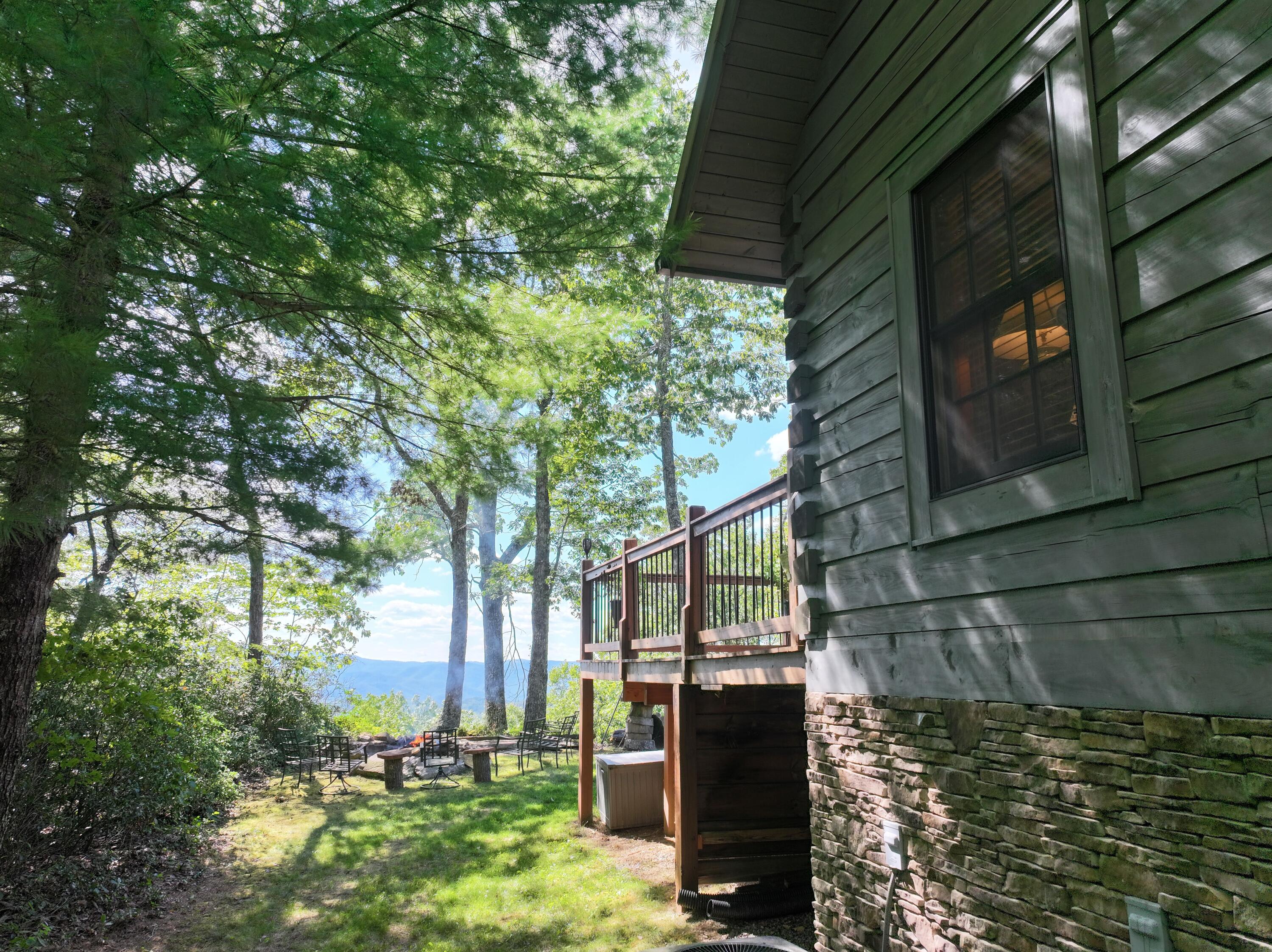 Lewisburg, West Virginia, 24901, United States, 4 Bedrooms Bedrooms, ,4 BathroomsBathrooms,Residential,Active,1936629