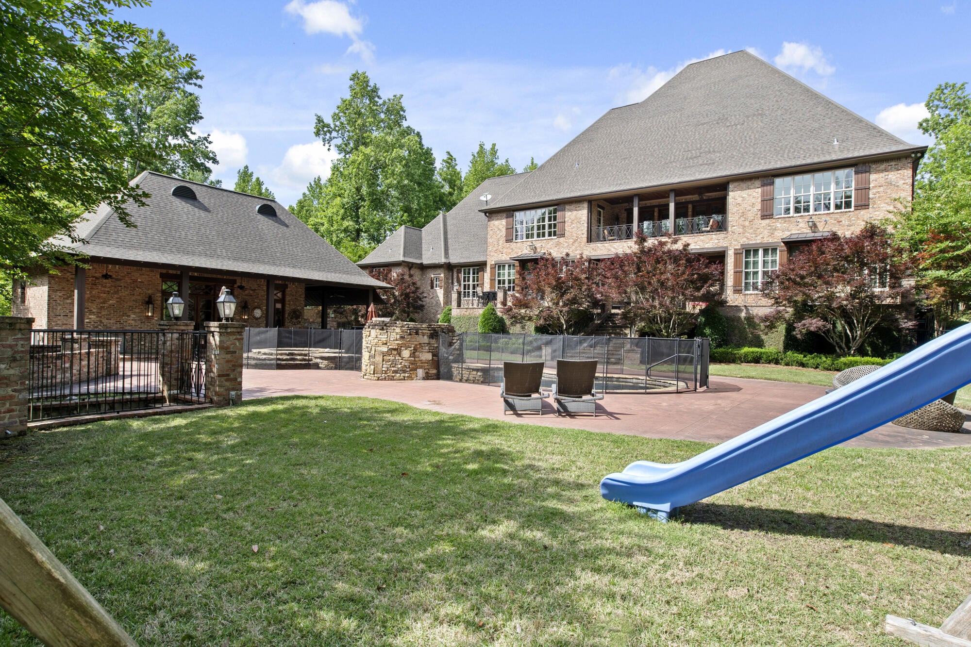 Hattiesburg, Mississippi, 39402, United States, ,5 BathroomsBathrooms,Residential,Active,1820499