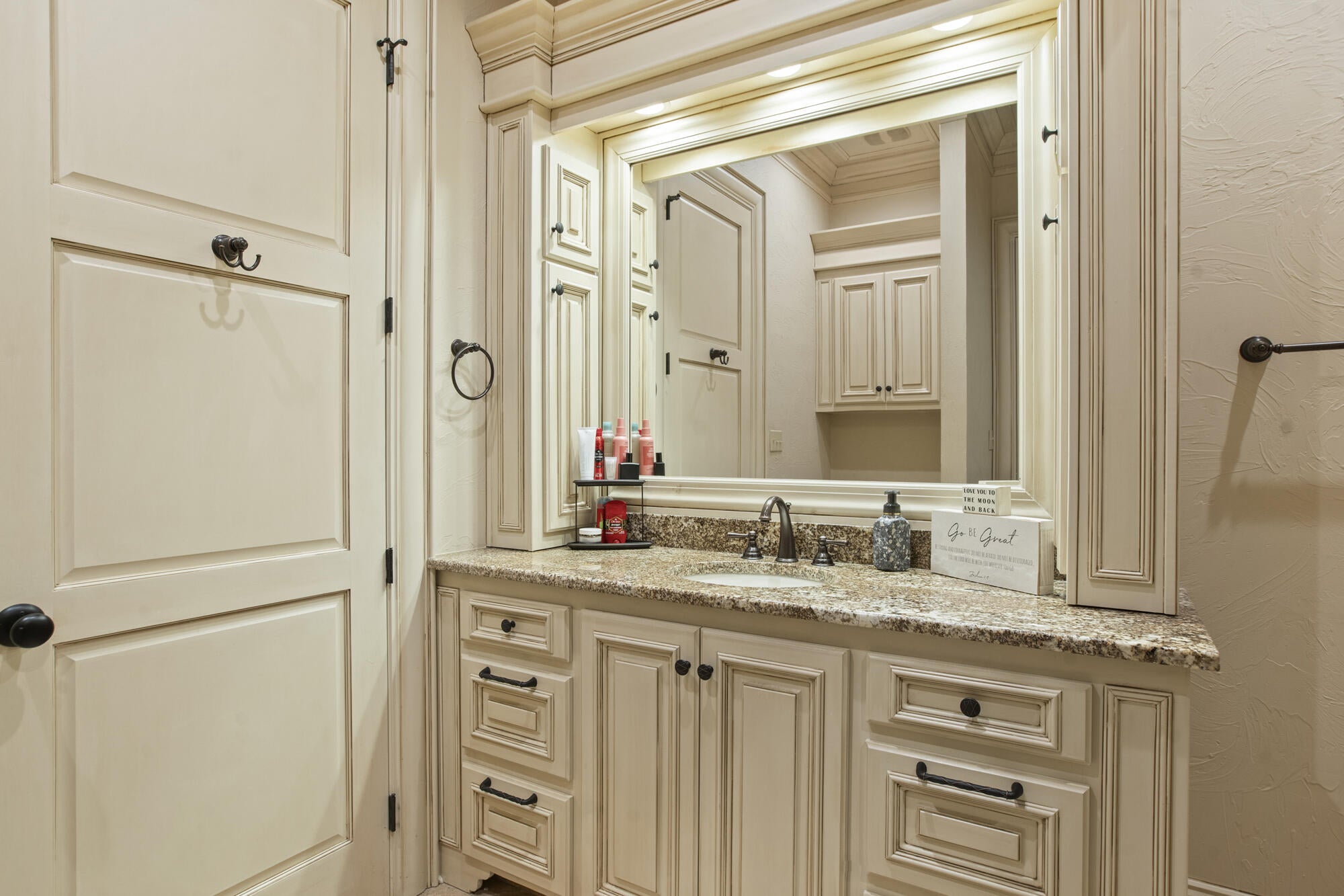 Hattiesburg, Mississippi, 39402, United States, ,5 BathroomsBathrooms,Residential,Active,1820499