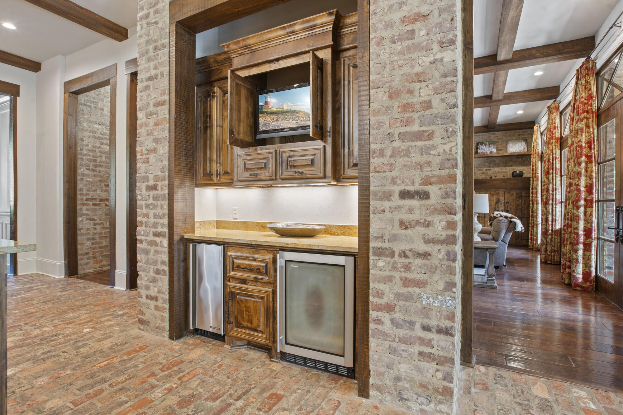 Hattiesburg, Mississippi, 39402, United States, 5 Bedrooms Bedrooms, ,5 BathroomsBathrooms,Residential,Active,2014920