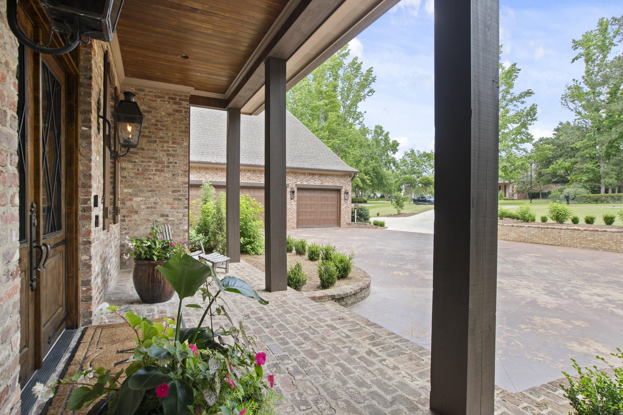 Hattiesburg, Mississippi, 39402, United States, ,5 BathroomsBathrooms,Residential,Active,1820499