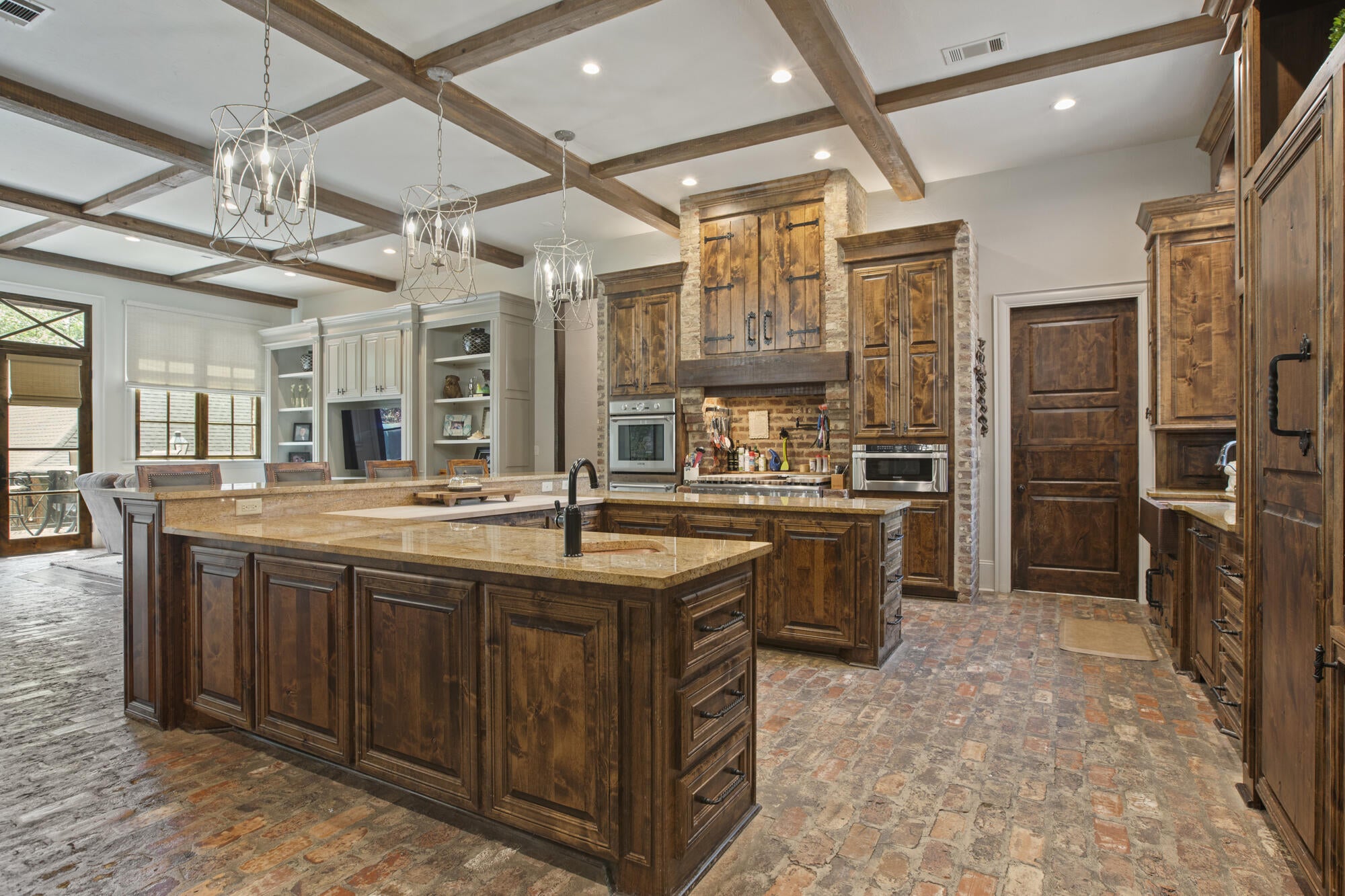 Hattiesburg, Mississippi, 39402, United States, ,5 BathroomsBathrooms,Residential,Active,1820499