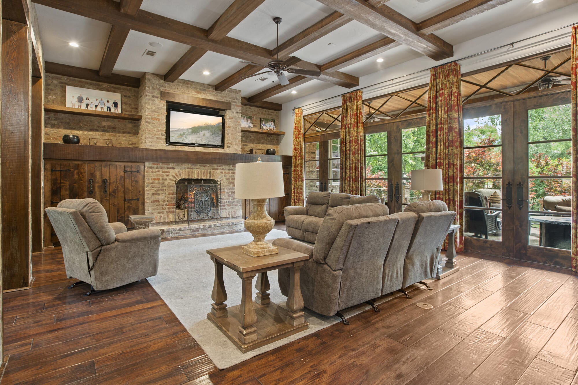 Hattiesburg, Mississippi, 39402, United States, 5 Bedrooms Bedrooms, ,5 BathroomsBathrooms,Residential,Active,2014920