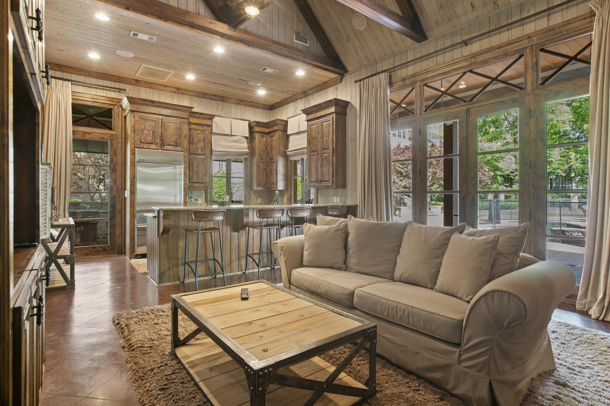 Hattiesburg, Mississippi, 39402, United States, 5 Bedrooms Bedrooms, ,5 BathroomsBathrooms,Residential,Active,2014920