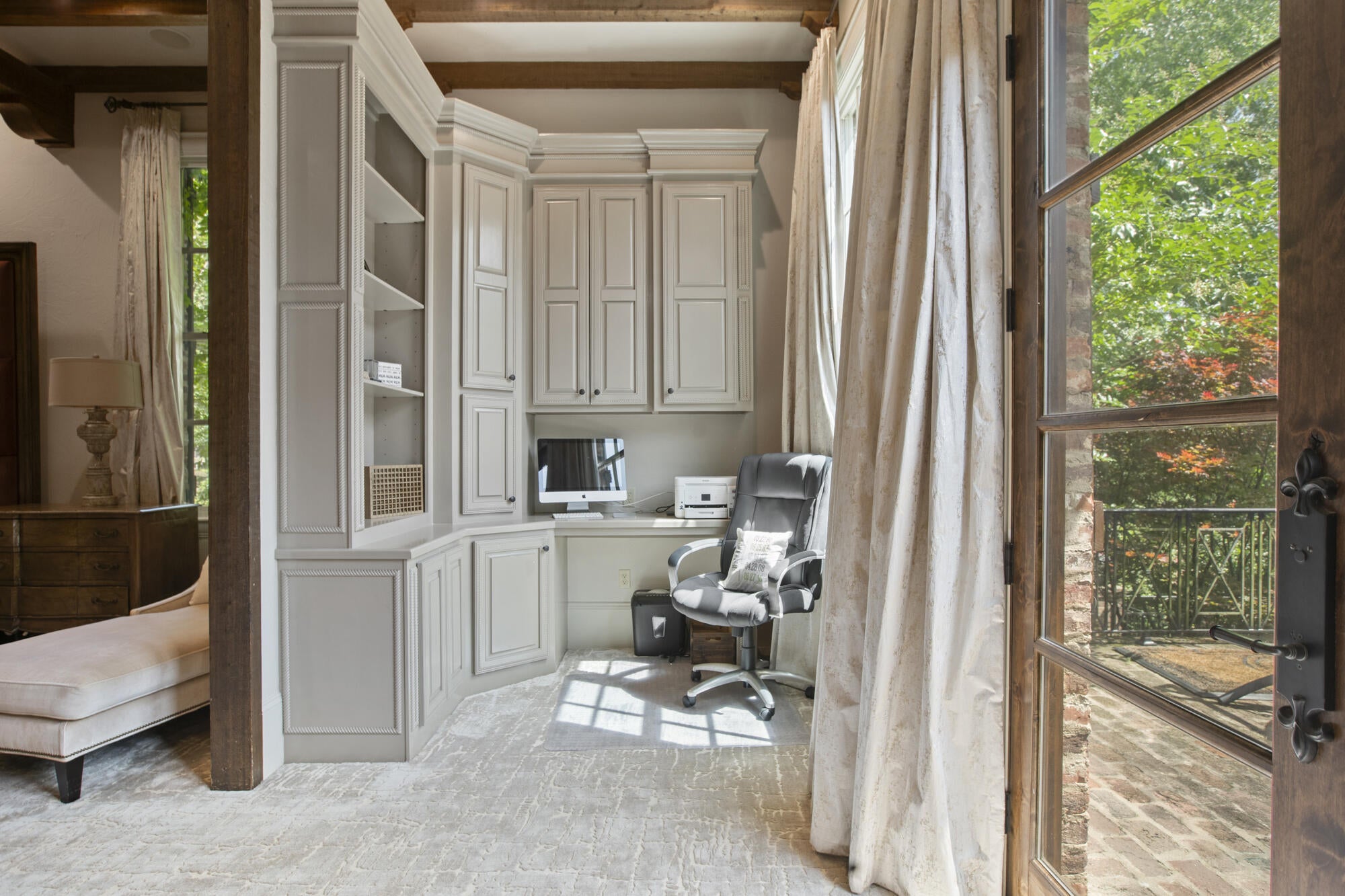 Hattiesburg, Mississippi, 39402, United States, ,5 BathroomsBathrooms,Residential,Active,1820499