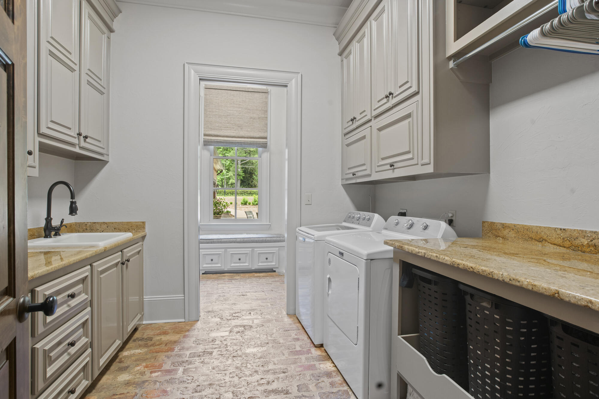 Hattiesburg, Mississippi, 39402, United States, 5 Bedrooms Bedrooms, ,5 BathroomsBathrooms,Residential,Active,2014920