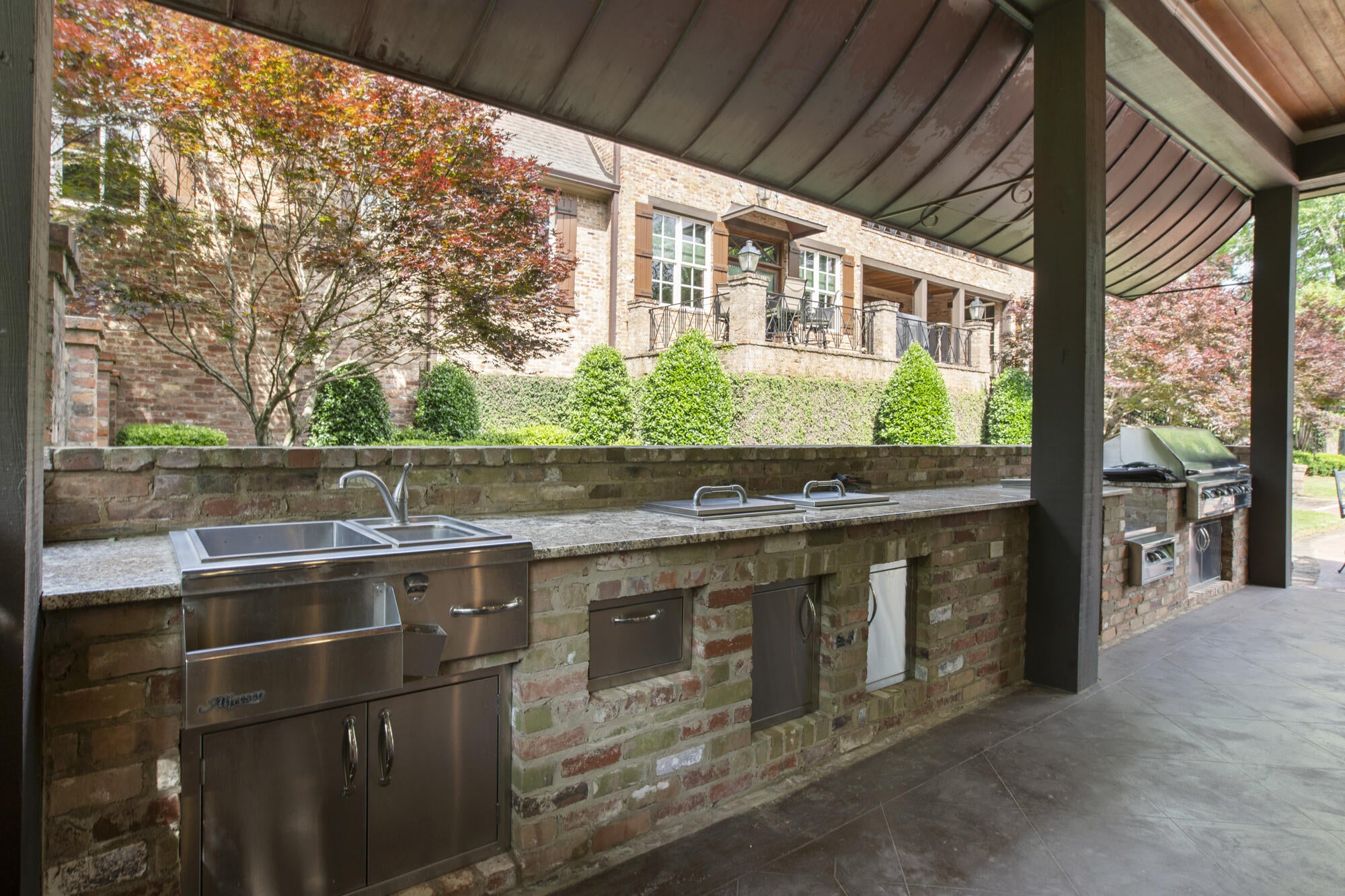 Hattiesburg, Mississippi, 39402, United States, ,5 BathroomsBathrooms,Residential,Active,1820499