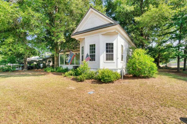 201 FIRST ST E, NEW AUGUSTA, MS 39462 - Image 1