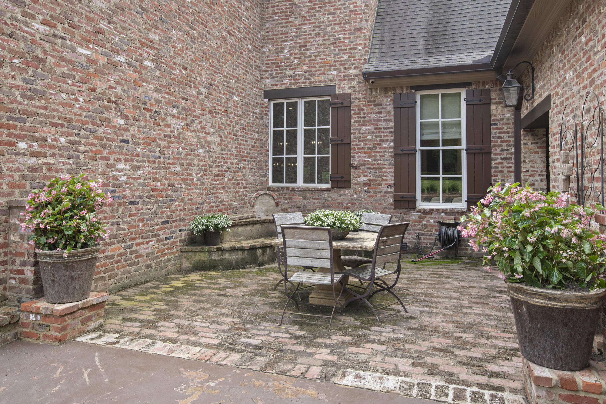 Hattiesburg, Mississippi, 39402, United States, ,5 BathroomsBathrooms,Residential,Active,1820499