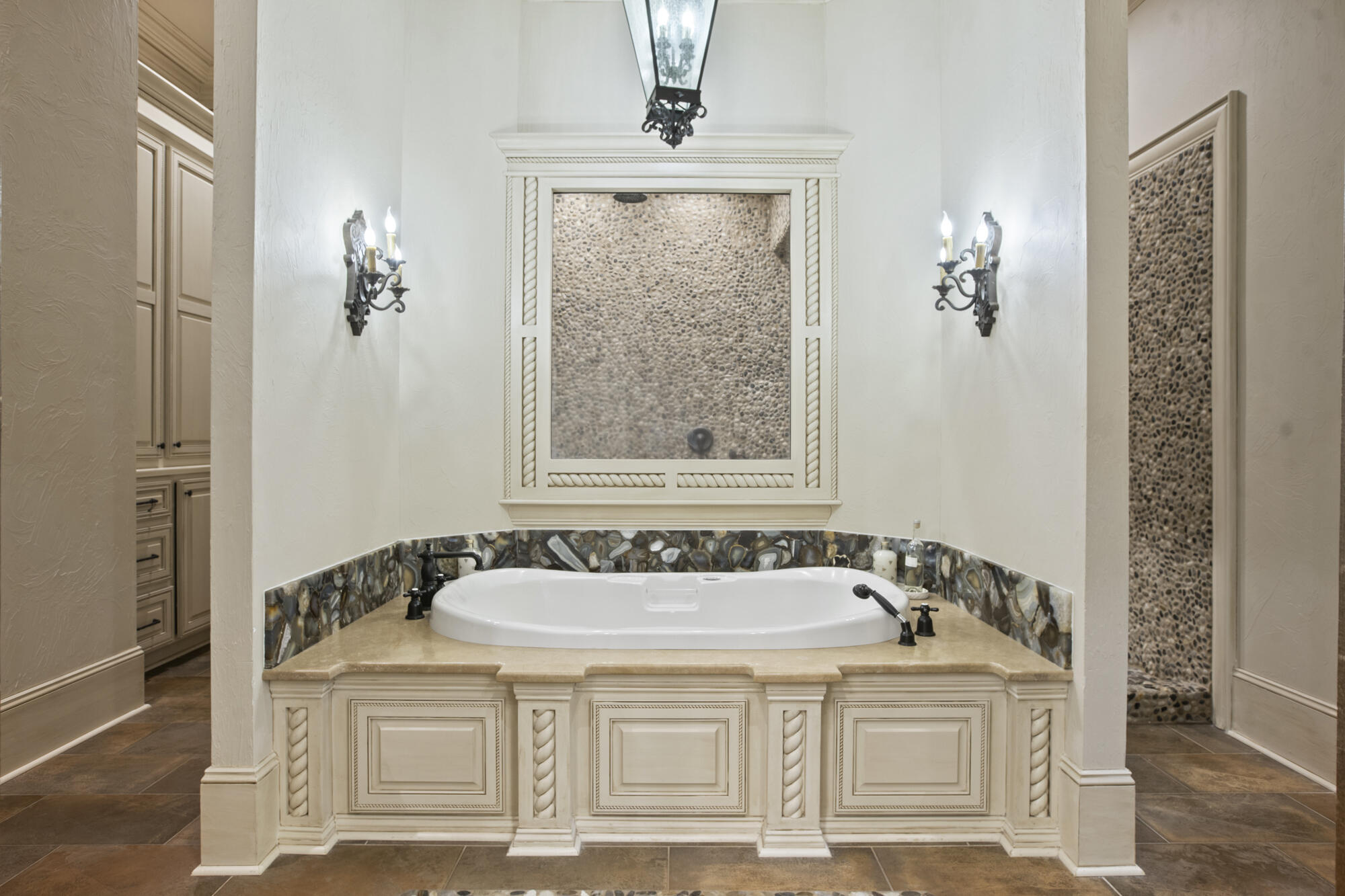 Hattiesburg, Mississippi, 39402, United States, ,5 BathroomsBathrooms,Residential,Active,1820499