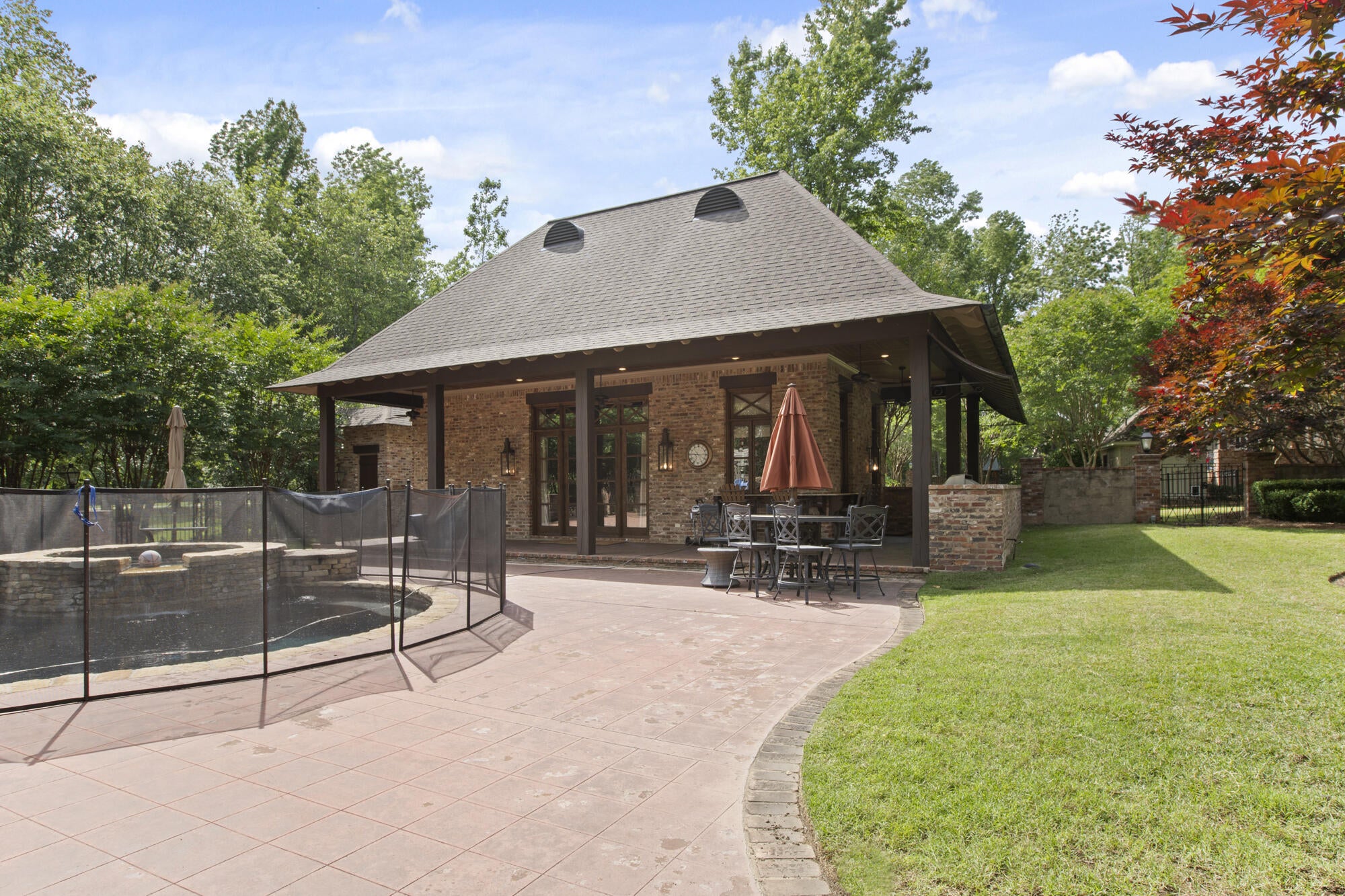 Hattiesburg, Mississippi, 39402, United States, 5 Bedrooms Bedrooms, ,5 BathroomsBathrooms,Residential,Active,2014920