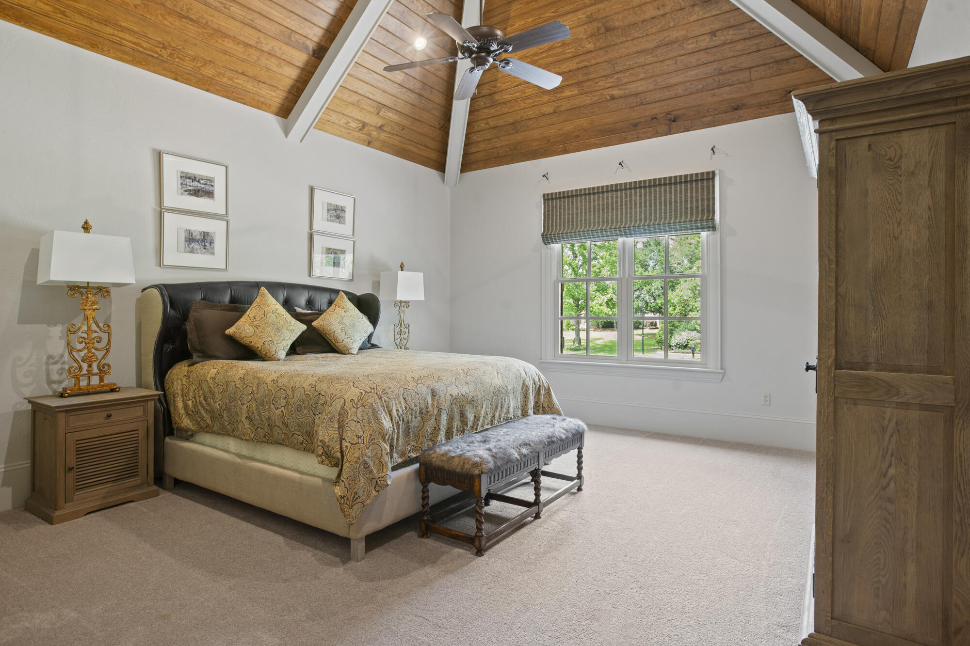 Hattiesburg, Mississippi, 39402, United States, ,5 BathroomsBathrooms,Residential,Active,1820499