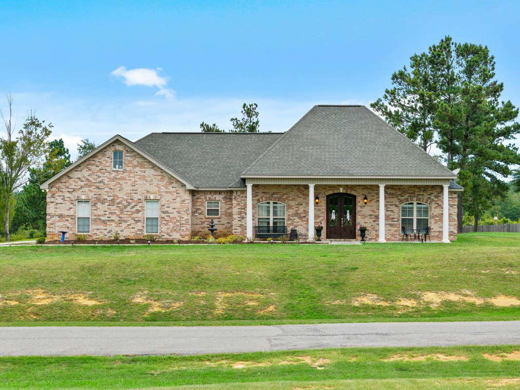 18 WALTER TILLERY DR, ELLISVILLE, MS 39437, photo 1 of 50