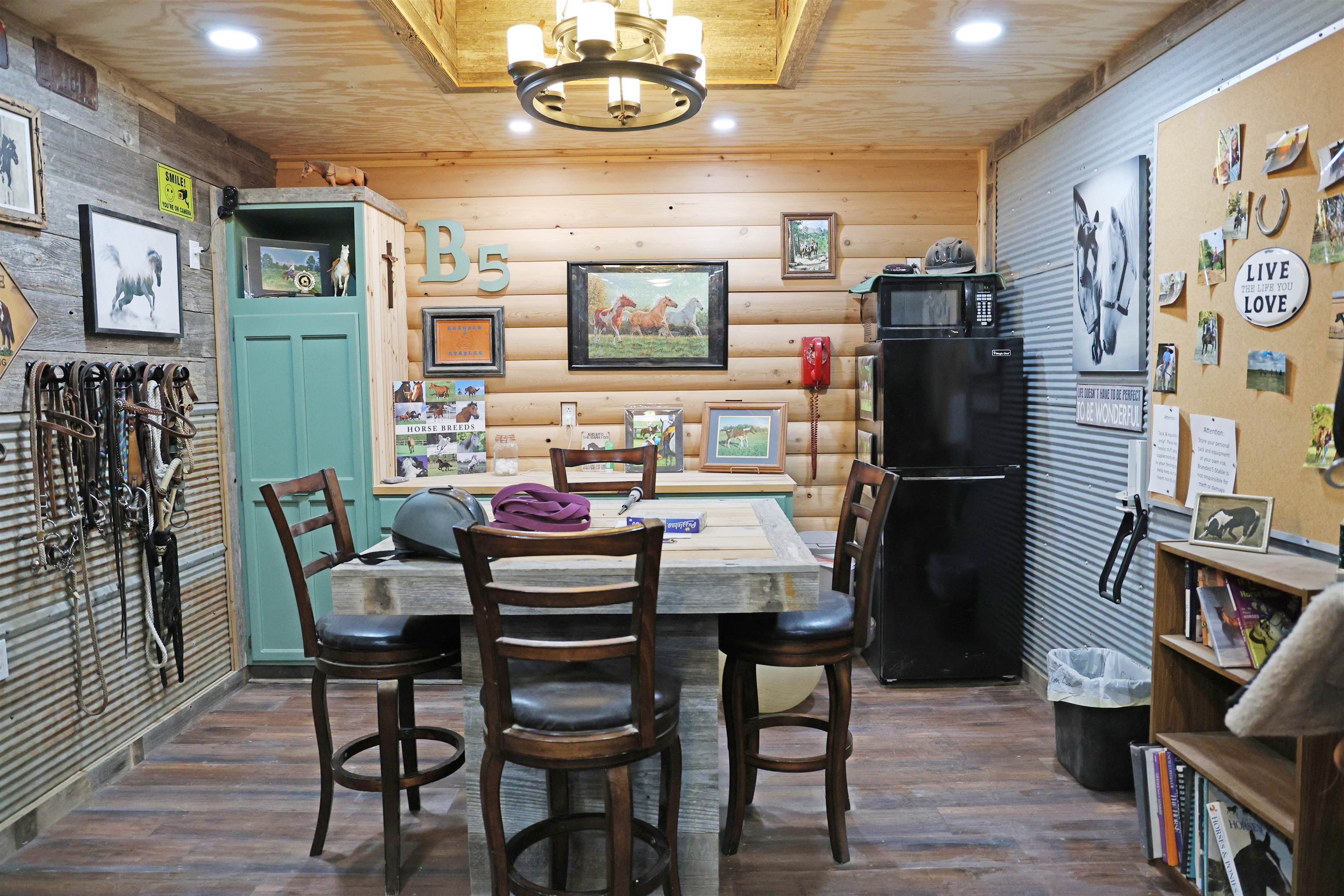 Hays, Kansas, 67601, United States, 5 Bedrooms Bedrooms, ,5 BathroomsBathrooms,Residential,Active,1964298