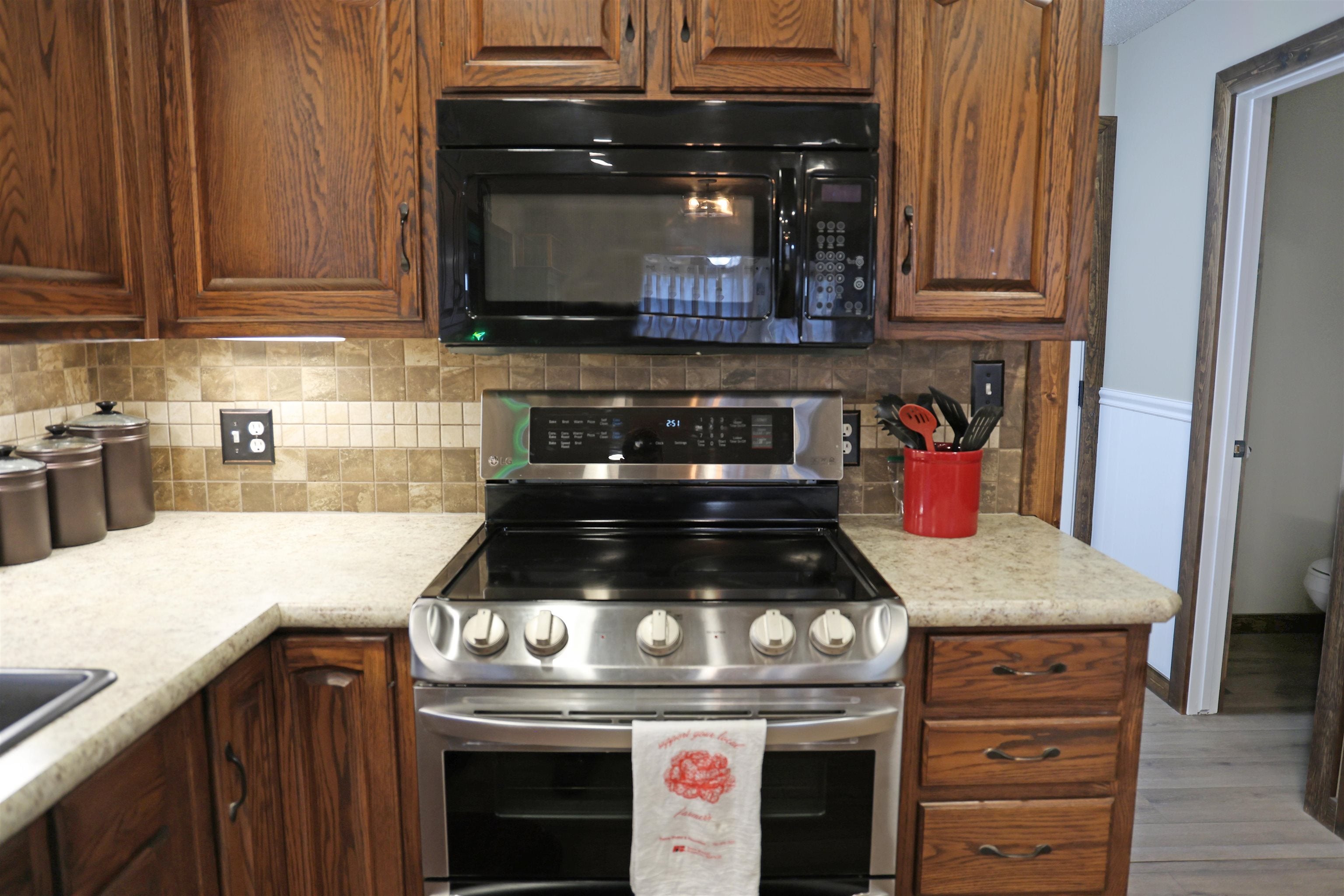 Hays, Kansas, 67601, United States, 5 Bedrooms Bedrooms, ,5 BathroomsBathrooms,Residential,Active,1964298