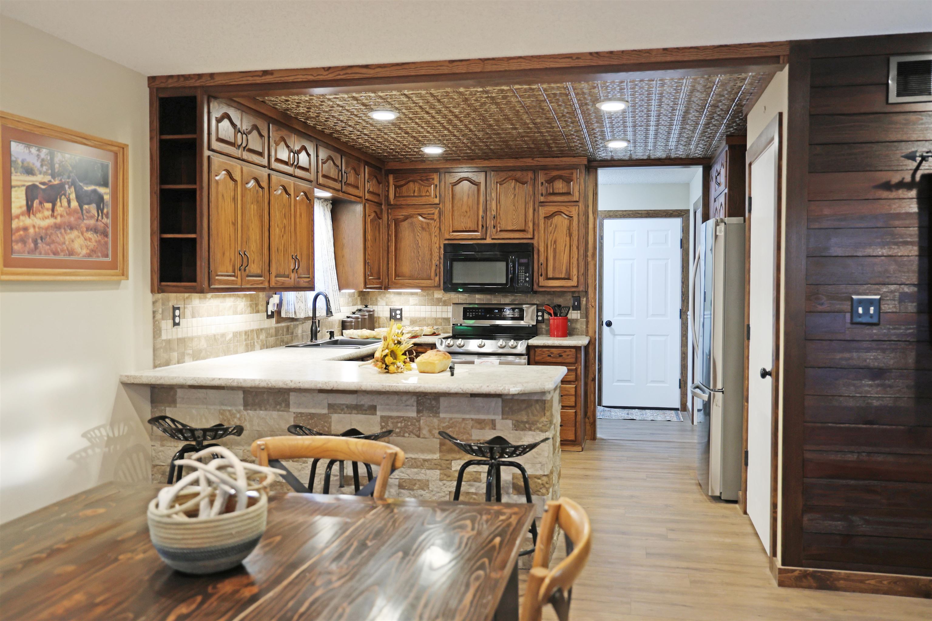 Hays, Kansas, 67601, United States, 5 Bedrooms Bedrooms, ,5 BathroomsBathrooms,Residential,Active,1964298