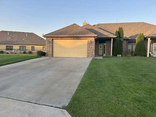 1709 PINEHURST TER, GREAT BEND, KS 67530 - Image 1