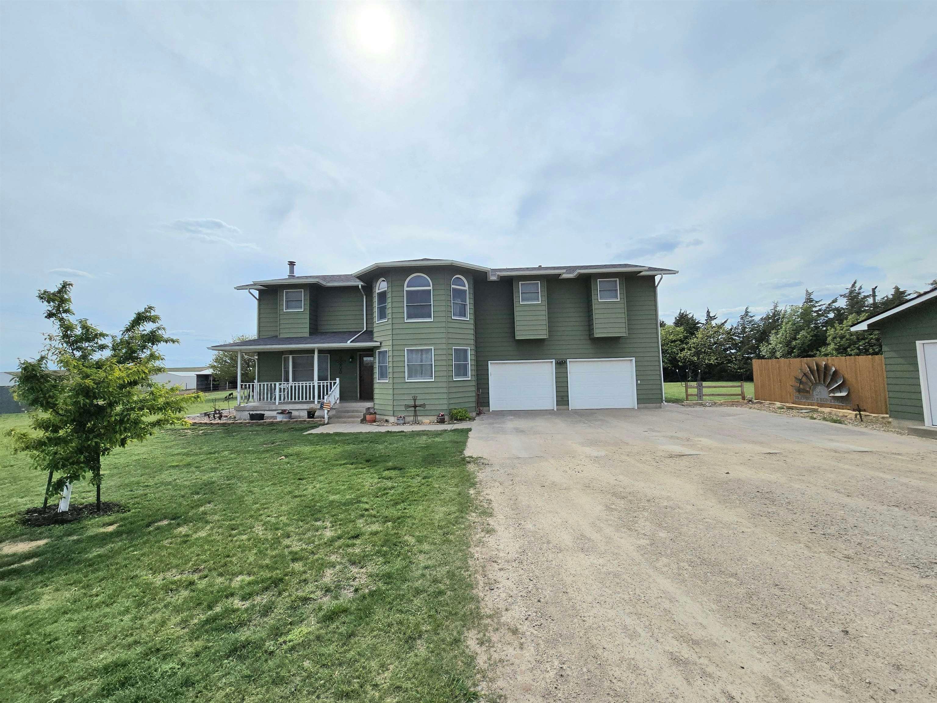 Hays, Kansas, 67601, United States, 5 Bedrooms Bedrooms, ,5 BathroomsBathrooms,Residential,Active,1964298