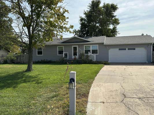 393 GROVE TER, GREAT BEND, KS 67530 - Image 1