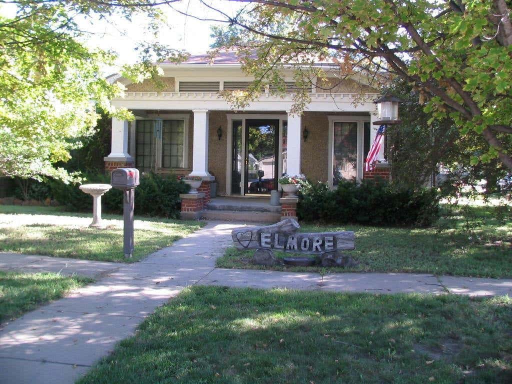 673 W 2ND ST, HOISINGTON, KS 67544, photo 1 of 23