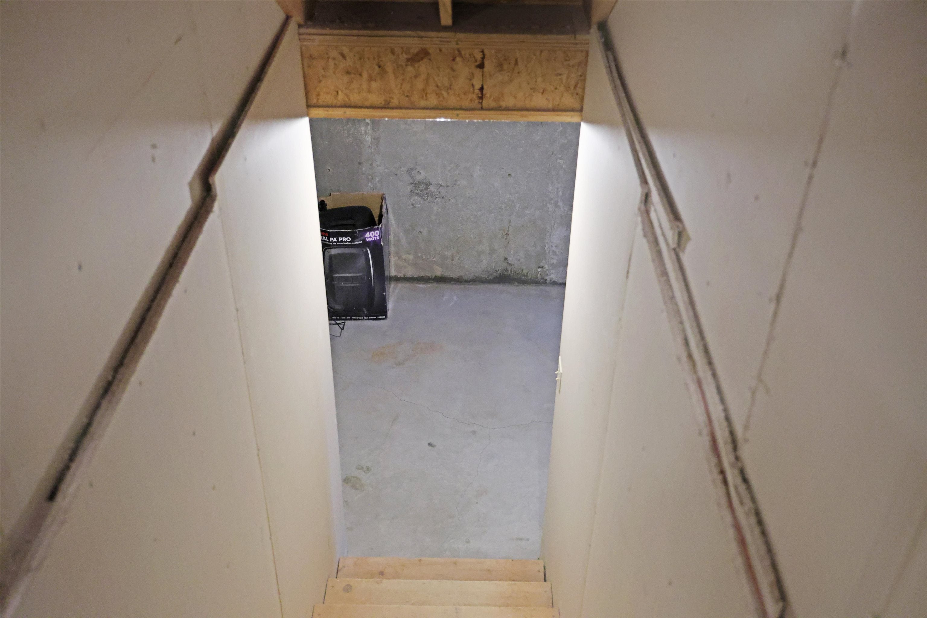 Hays, Kansas, 67601, United States, 5 Bedrooms Bedrooms, ,5 BathroomsBathrooms,Residential,Active,1964298