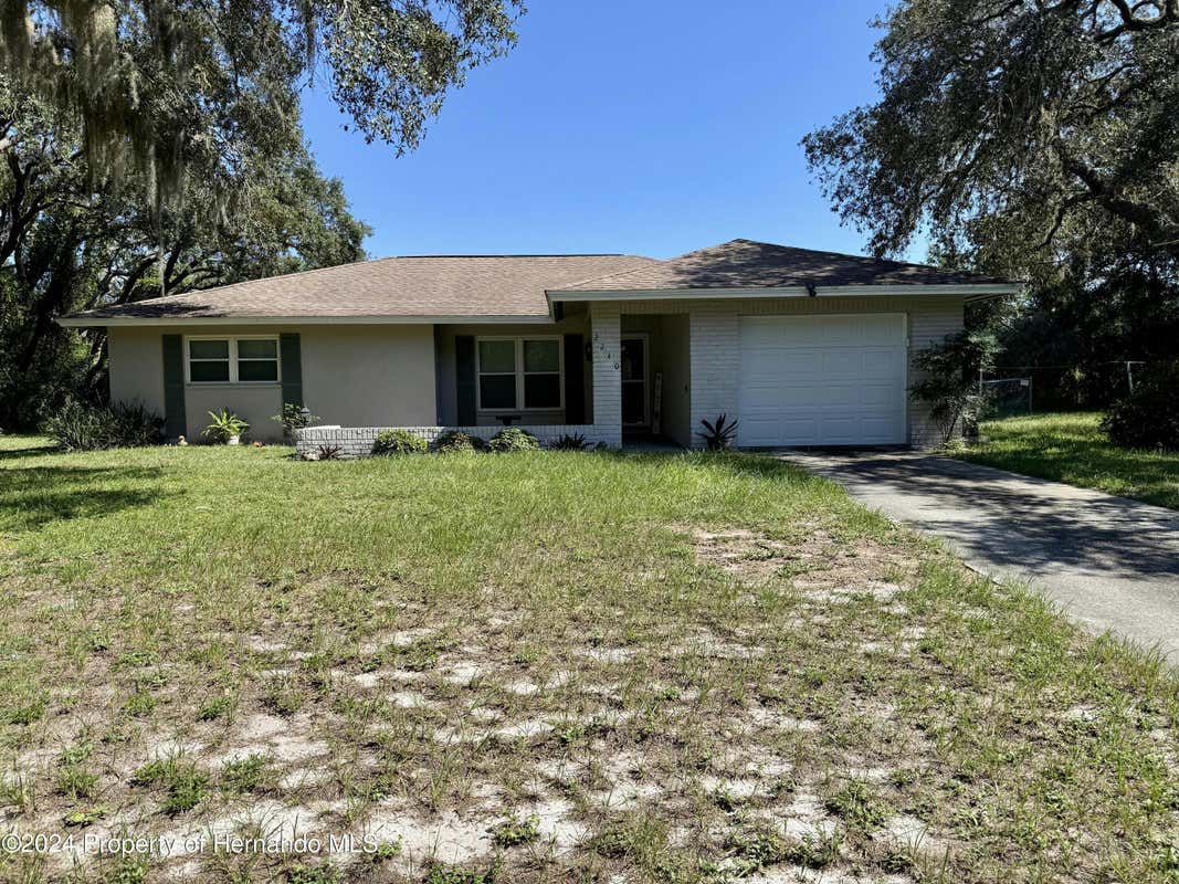 2240 FOUNDER RD, SPRING HILL, FL 34606, photo 1 of 17